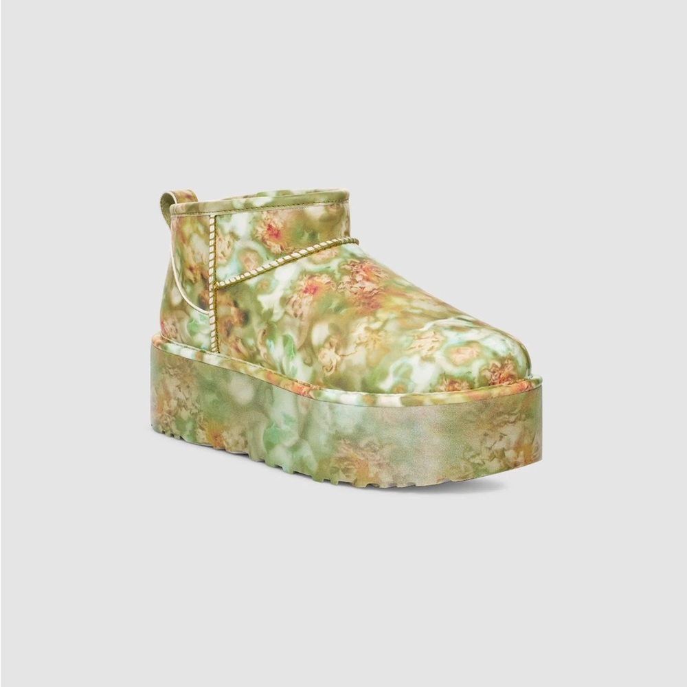 UGG X Collina Strada 💚